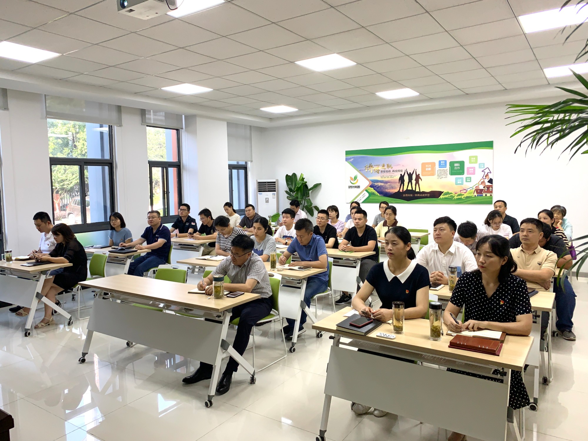 图片关键词